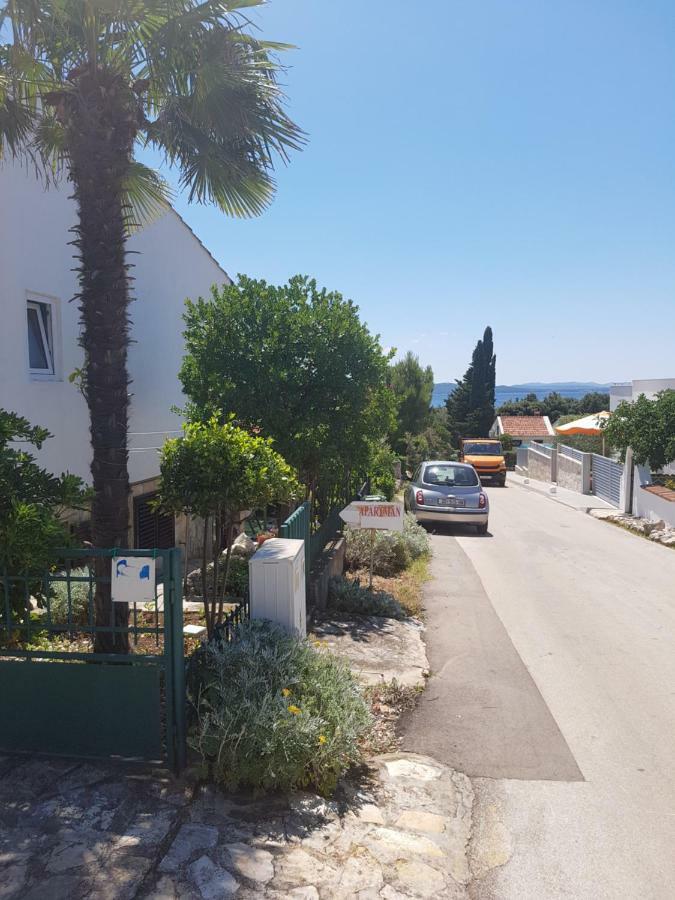 Apartmani Rosanda Petrcane Eksteriør bilde